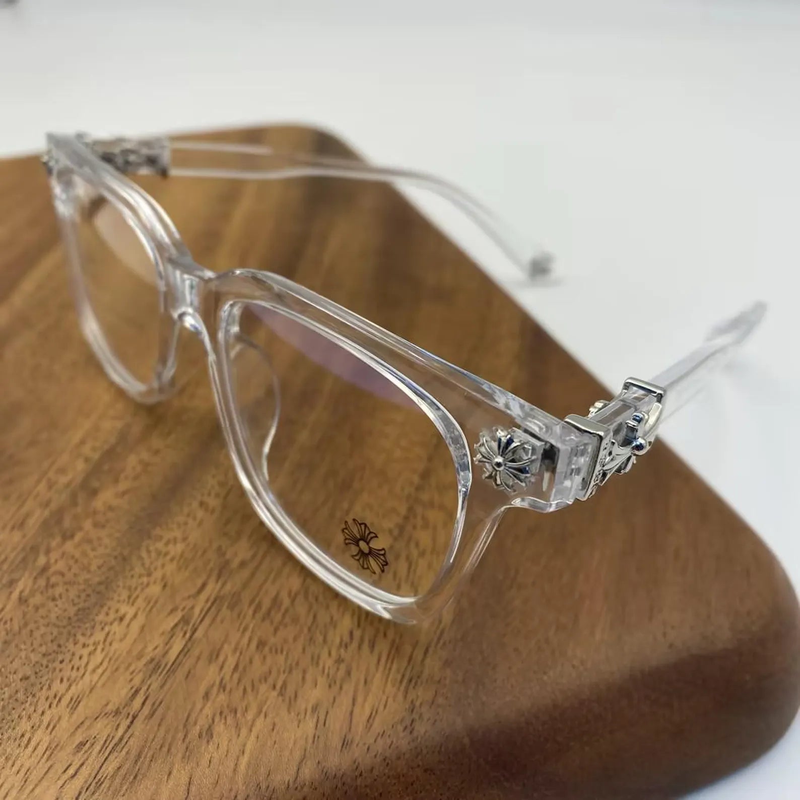 CHROMY Frames Clear